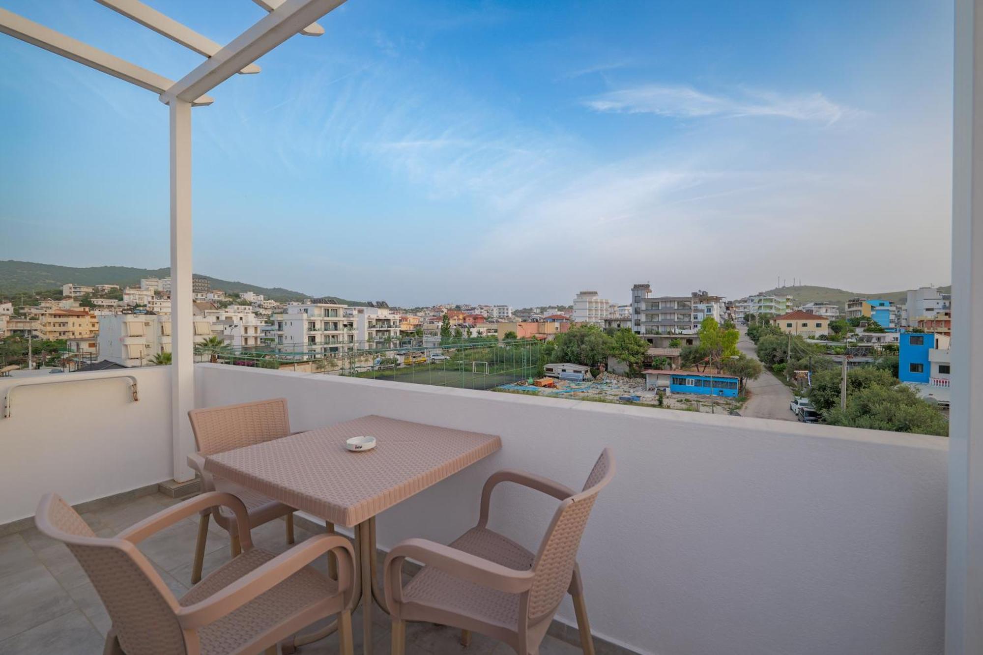Hotel Veliaj Ксамил Екстериор снимка