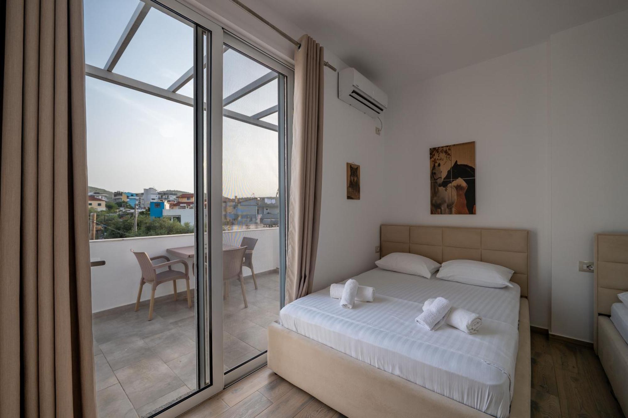 Hotel Veliaj Ксамил Екстериор снимка