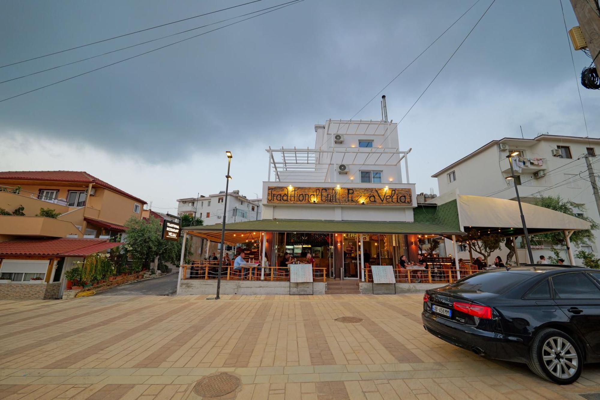 Hotel Veliaj Ксамил Екстериор снимка