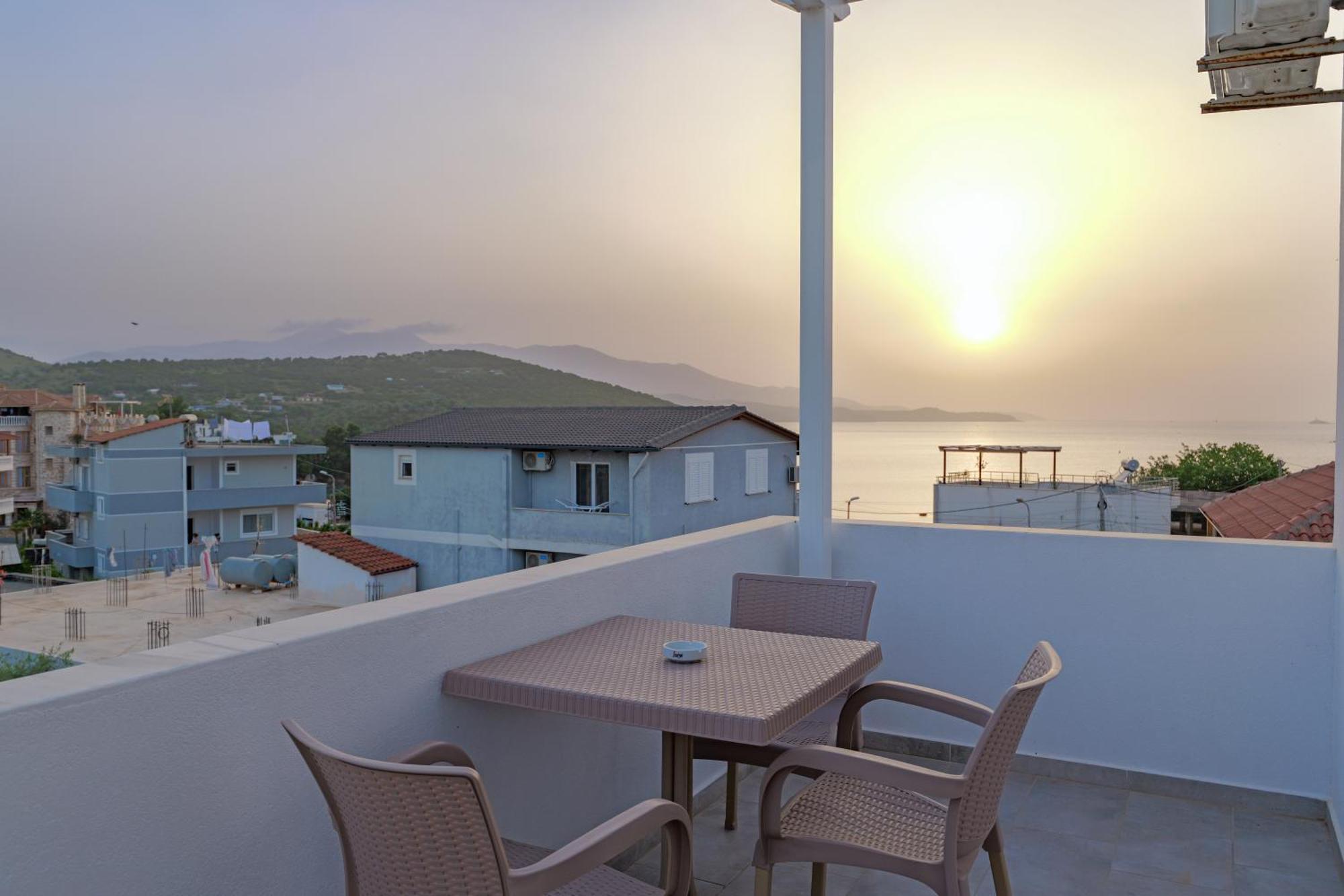 Hotel Veliaj Ксамил Екстериор снимка