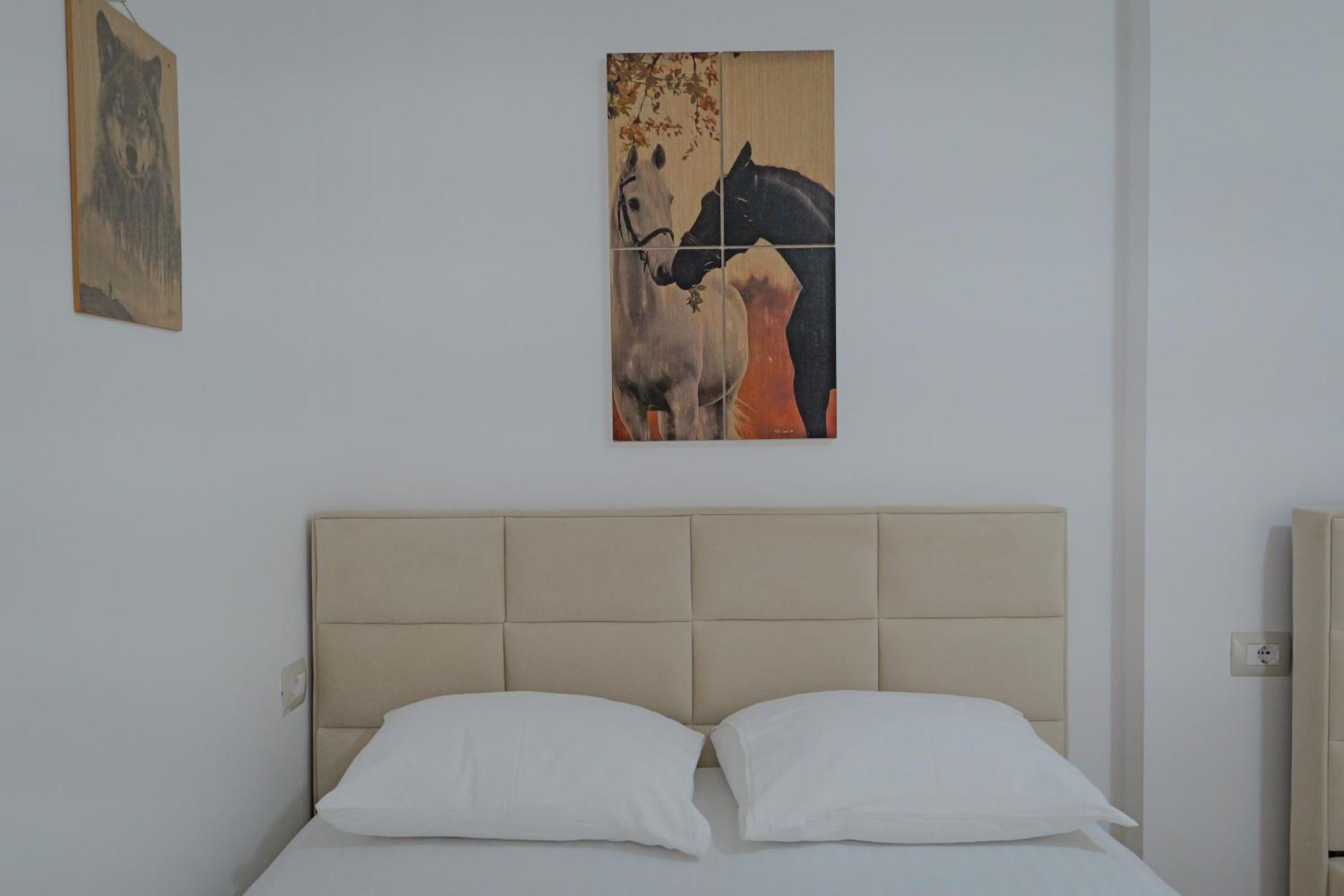 Hotel Veliaj Ксамил Екстериор снимка