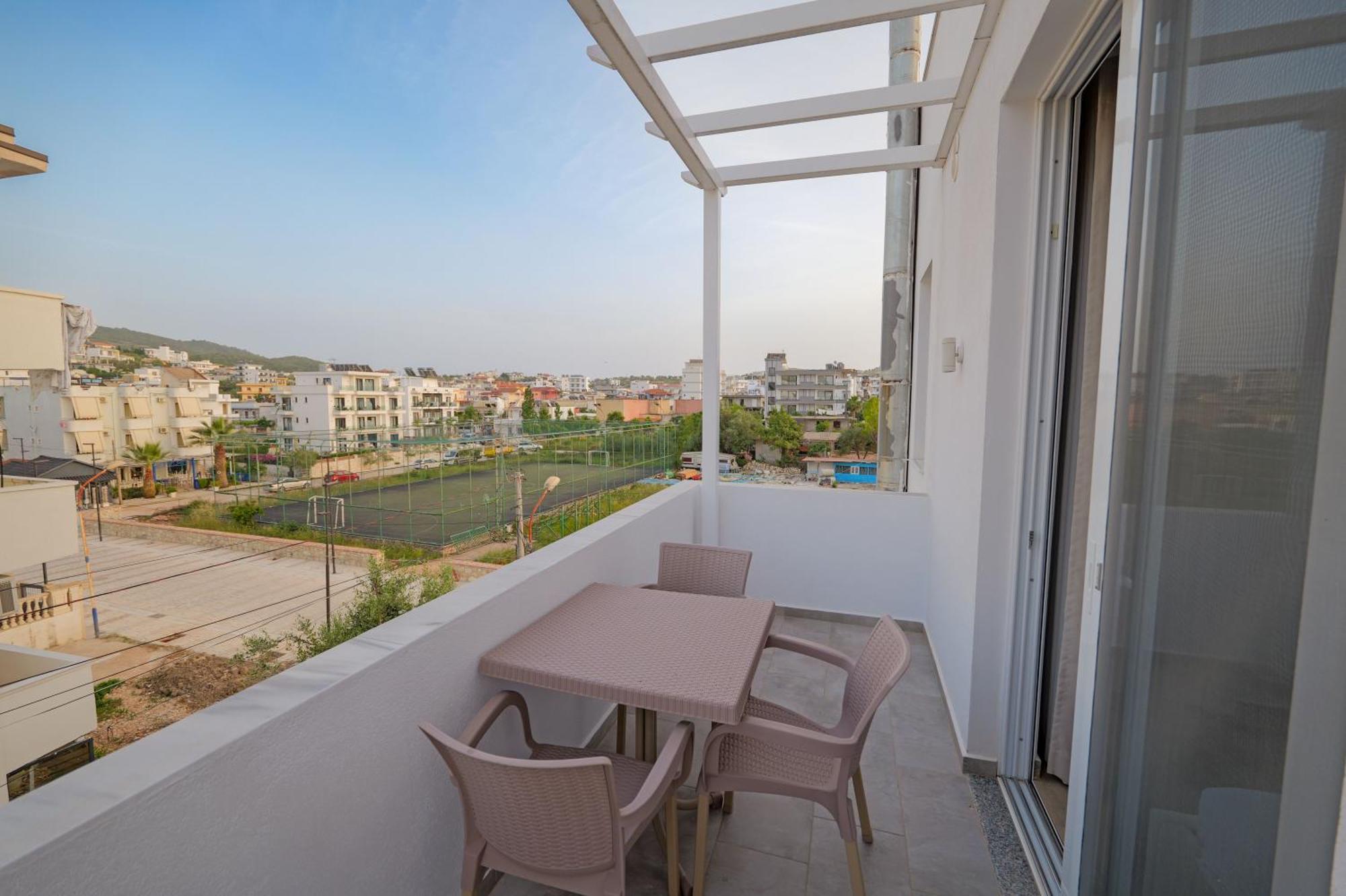 Hotel Veliaj Ксамил Екстериор снимка