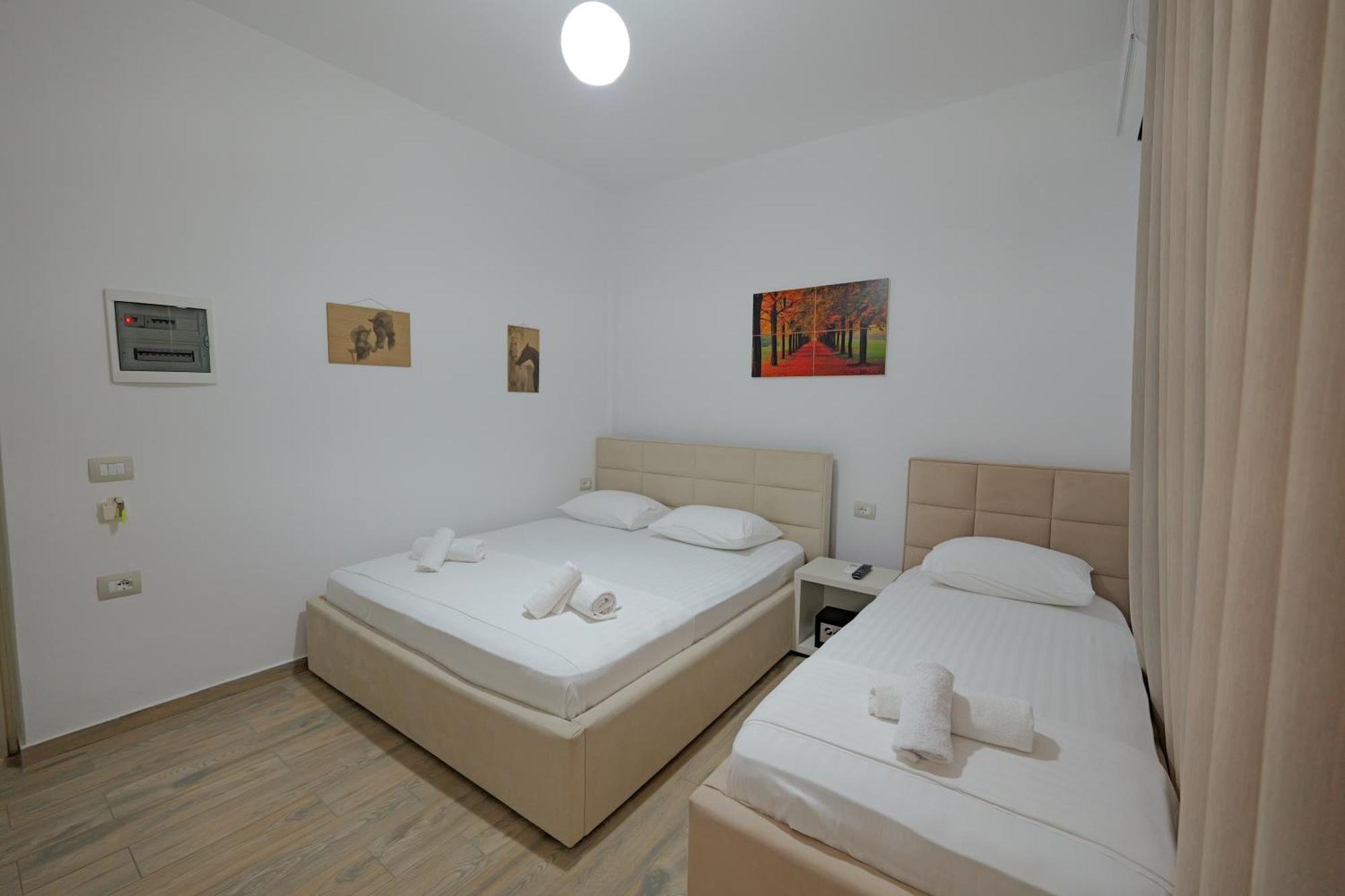 Hotel Veliaj Ксамил Екстериор снимка