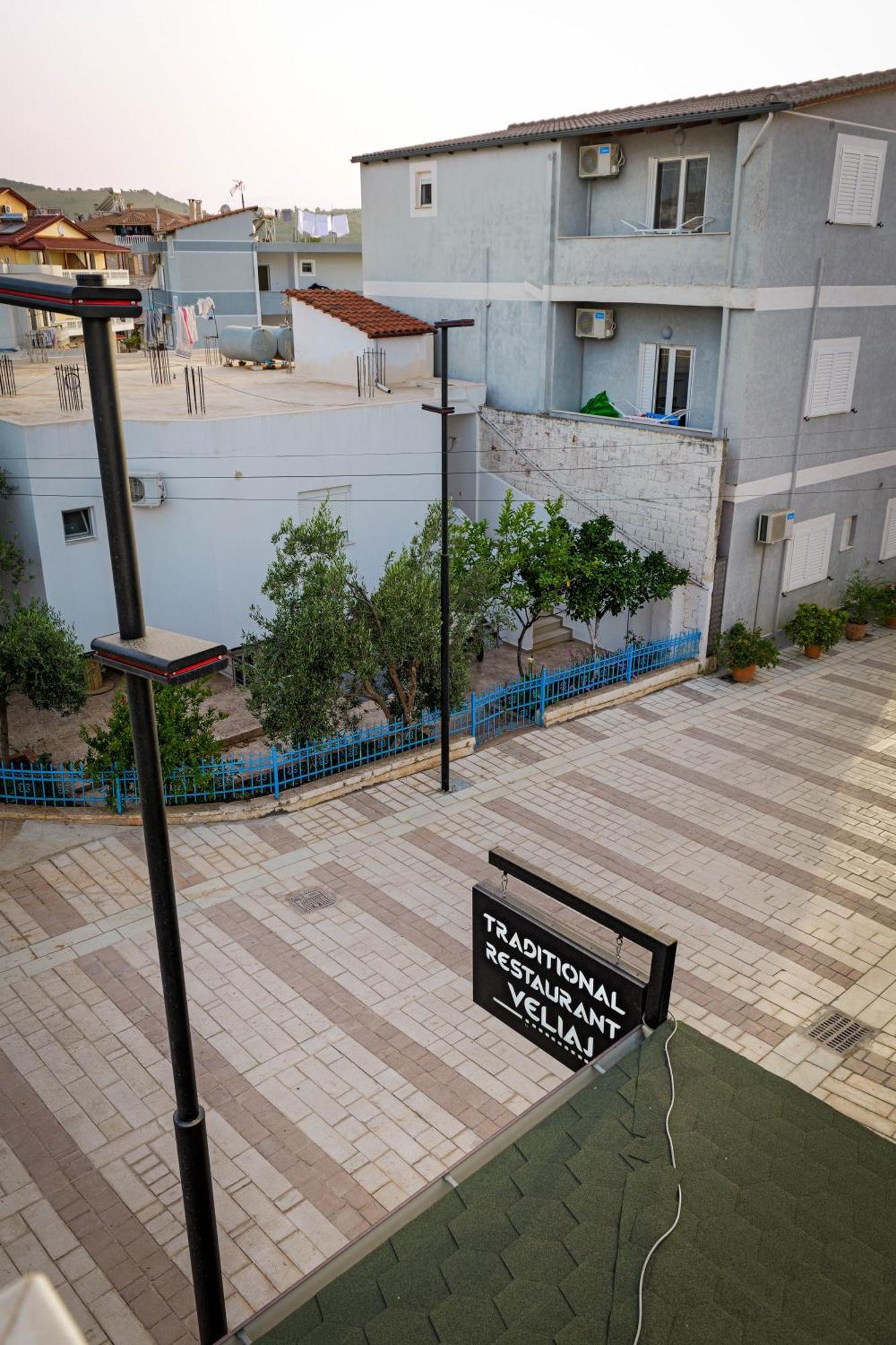 Hotel Veliaj Ксамил Екстериор снимка