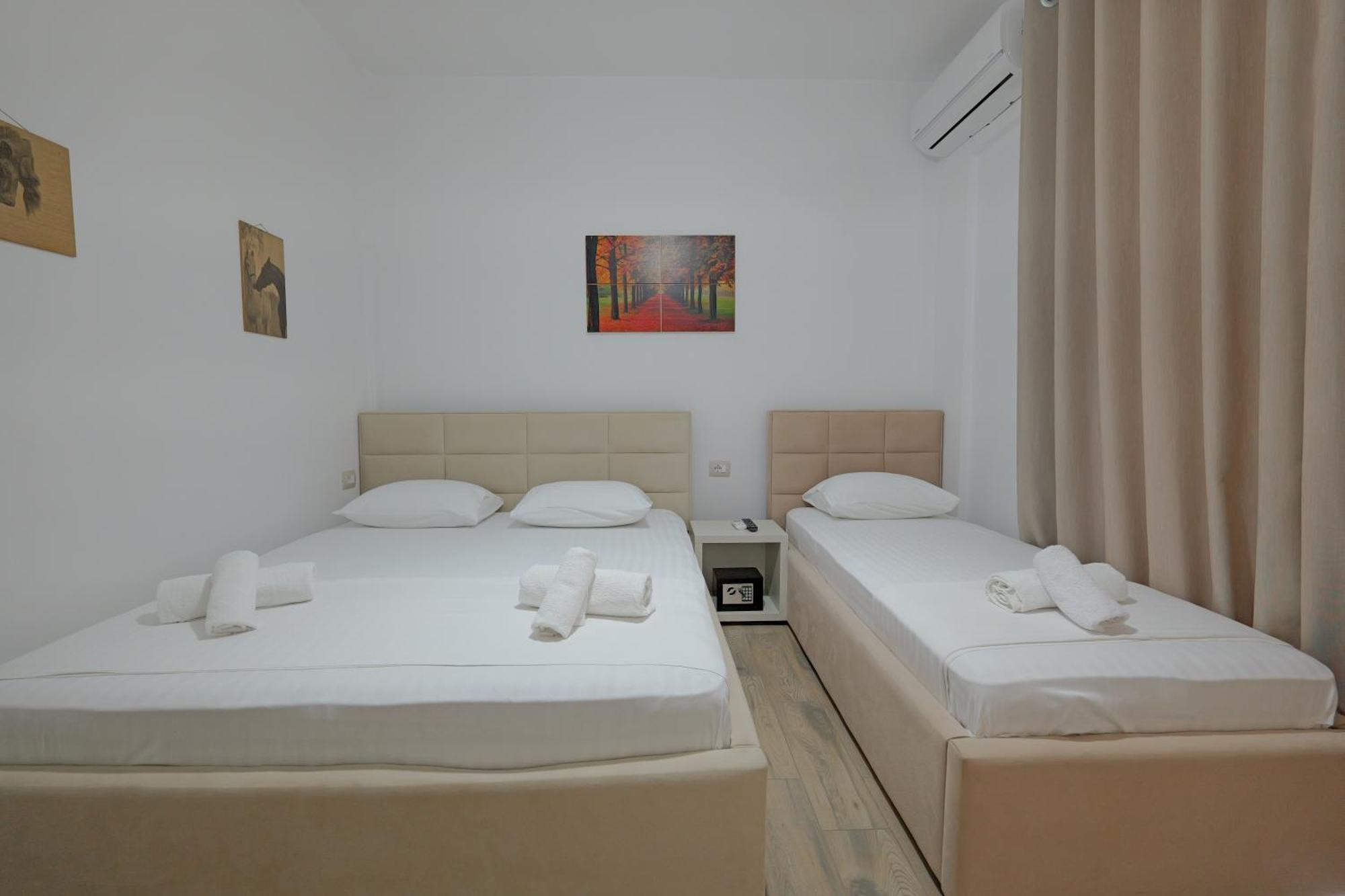 Hotel Veliaj Ксамил Екстериор снимка