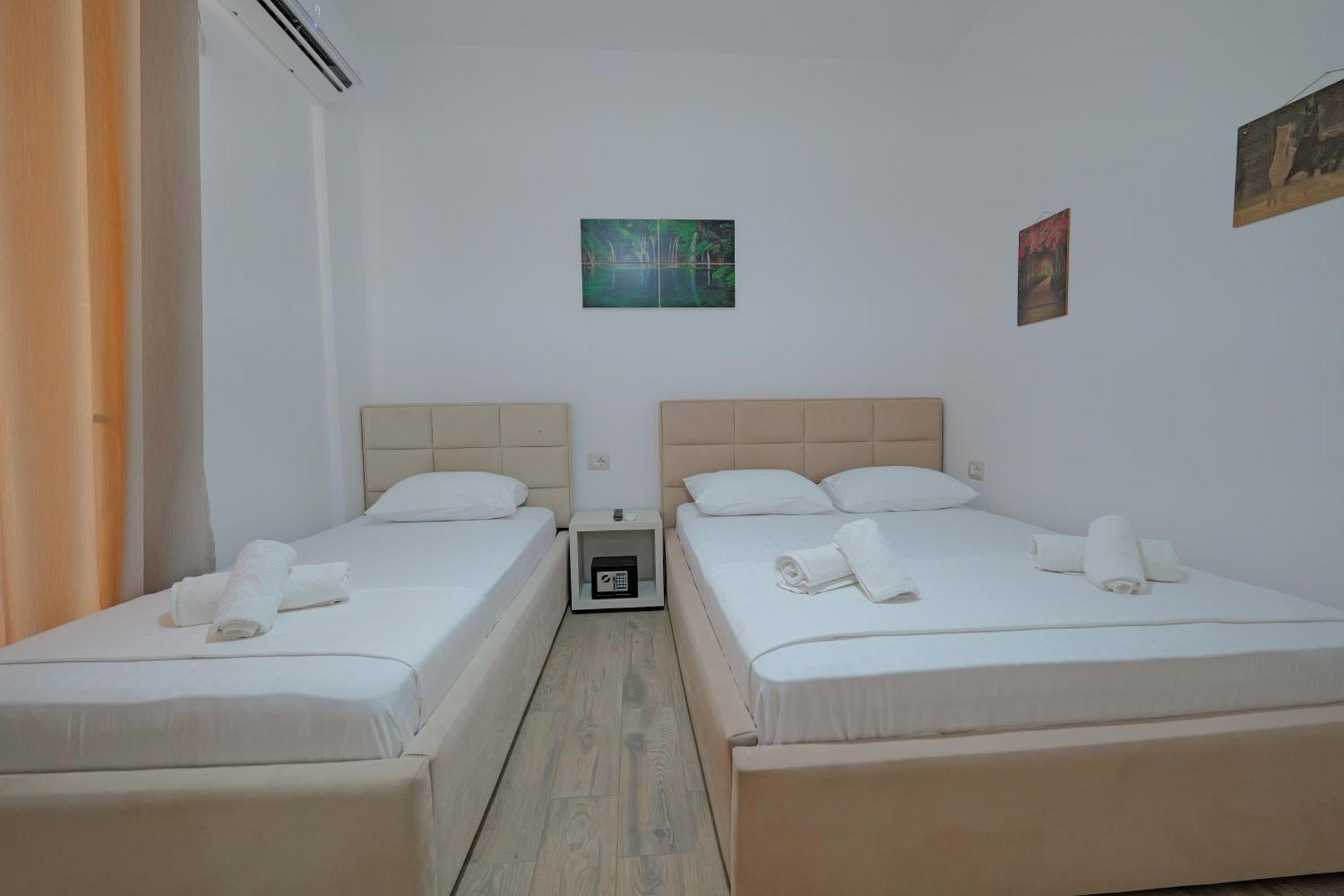 Hotel Veliaj Ксамил Екстериор снимка