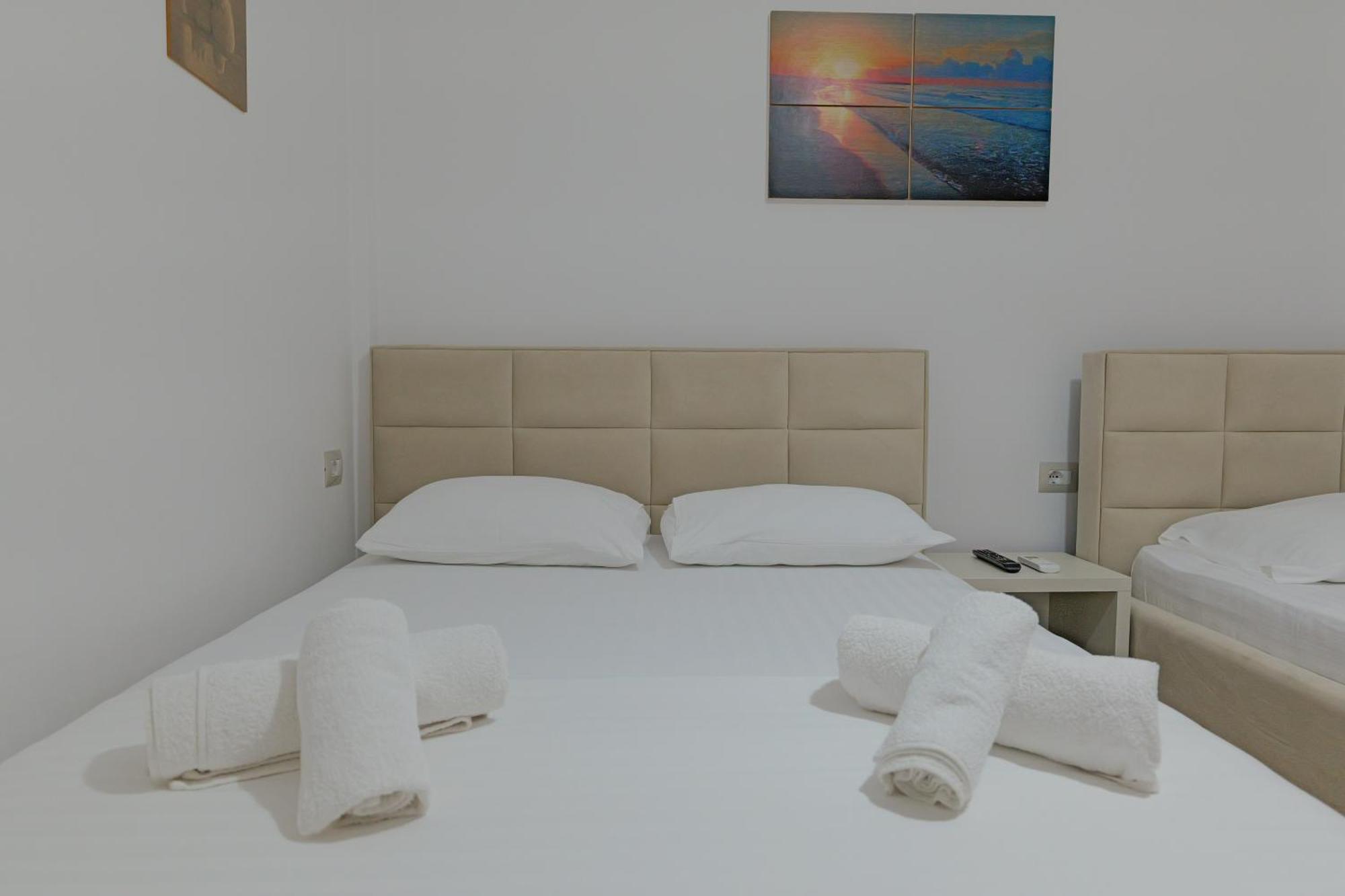 Hotel Veliaj Ксамил Екстериор снимка